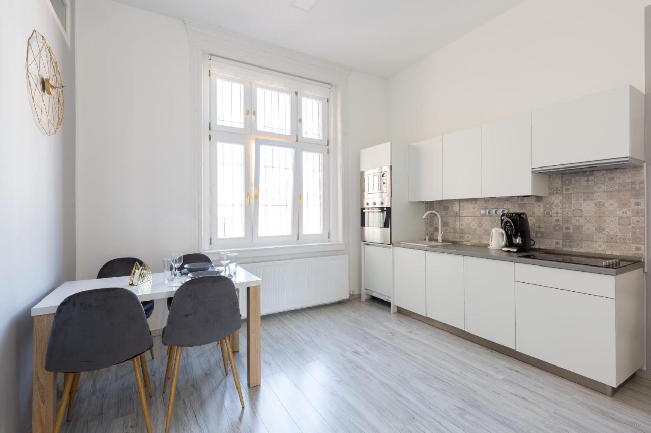 Designer Apartment On The Budapest Broadway With 2Br And Ac Extérieur photo