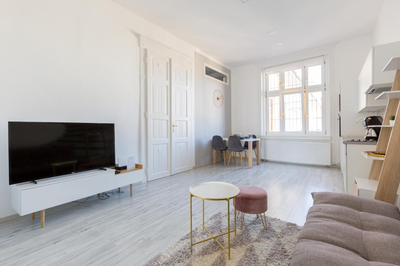 Designer Apartment On The Budapest Broadway With 2Br And Ac Extérieur photo