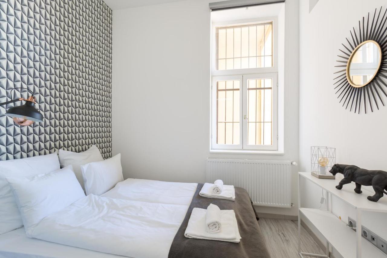 Designer Apartment On The Budapest Broadway With 2Br And Ac Extérieur photo